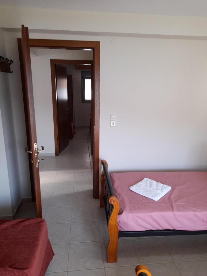 Dominikis Appartment Néa Péramos Dış mekan fotoğraf