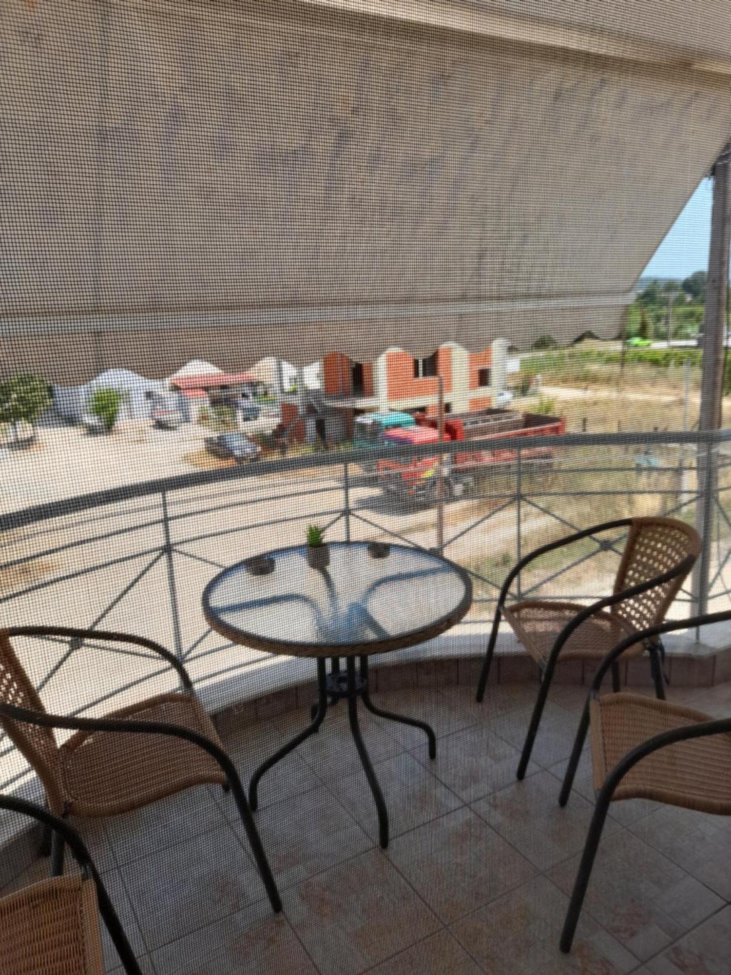 Dominikis Appartment Néa Péramos Dış mekan fotoğraf